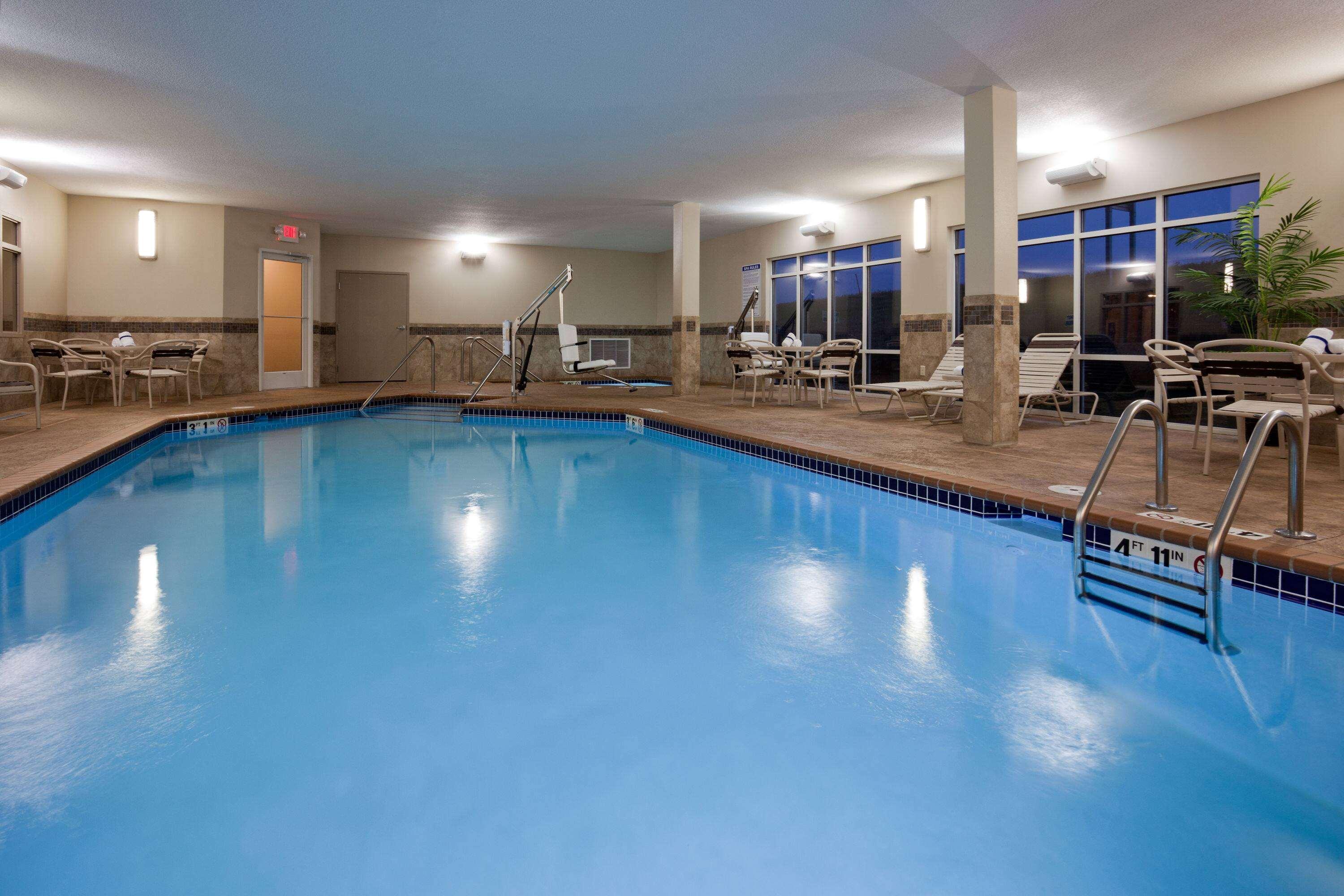 Americinn By Wyndham Hartford Sd Exterior foto