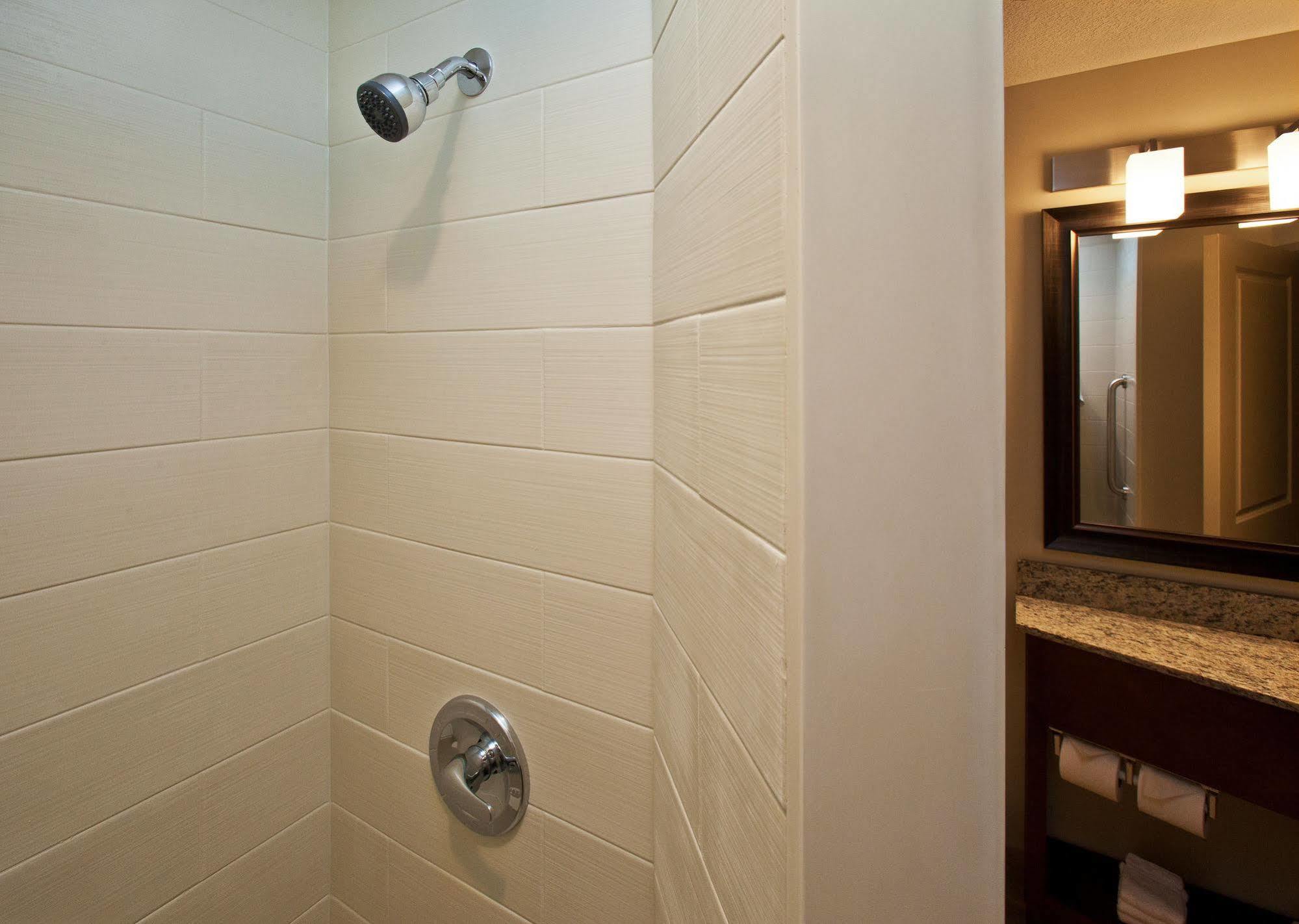 Americinn By Wyndham Hartford Sd Exterior foto